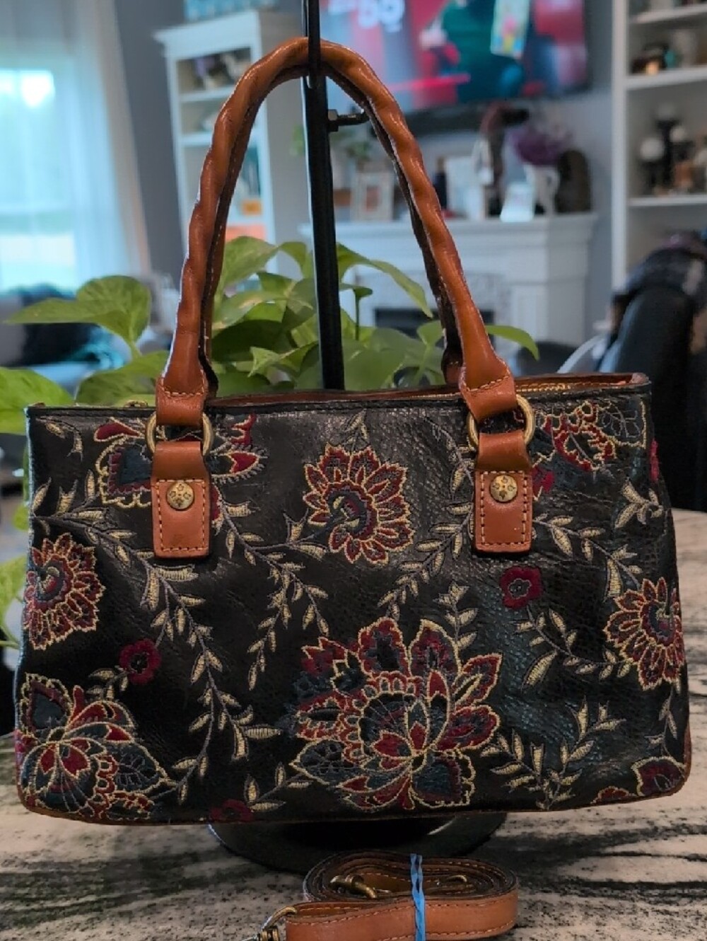 Patricia Nash Angelin Black Floral Embroidered Satchel & Large Wristlet - RARE - Picture 2 of 10
